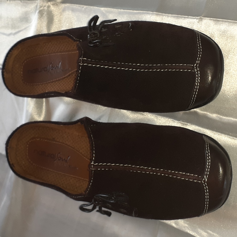 Natural Soul dark brown leather clogs with bow detail size 7.5